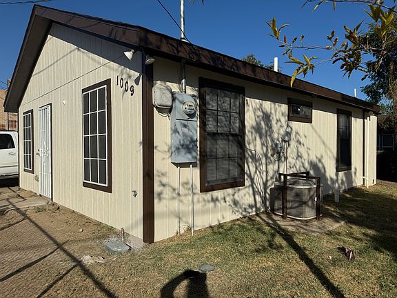 2nd image of 1009 N Bartlett Ave