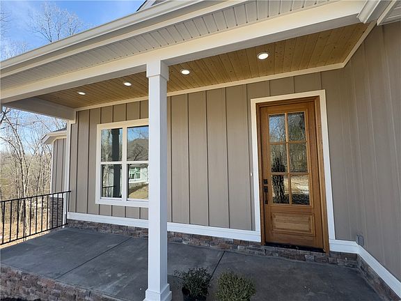 2nd image of 19 Dundonald Ln