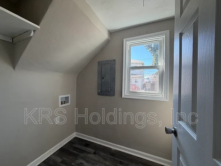 709 33rd St #1 — Photo 6