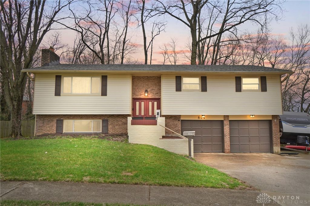 804 Victoria Dr, Franklin, OH - View 3