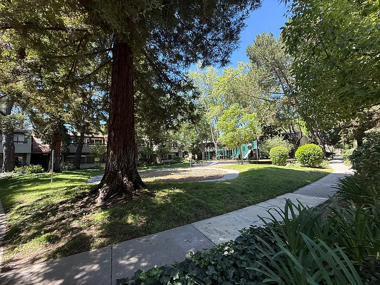 285 Tradewinds Dr #6 — Photo 17