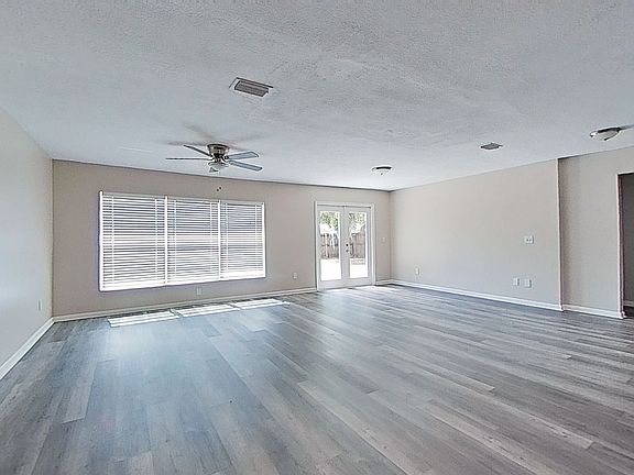 5th image of 4105 Eastridge Dr