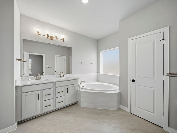 5th image of 5323 Getty Ln