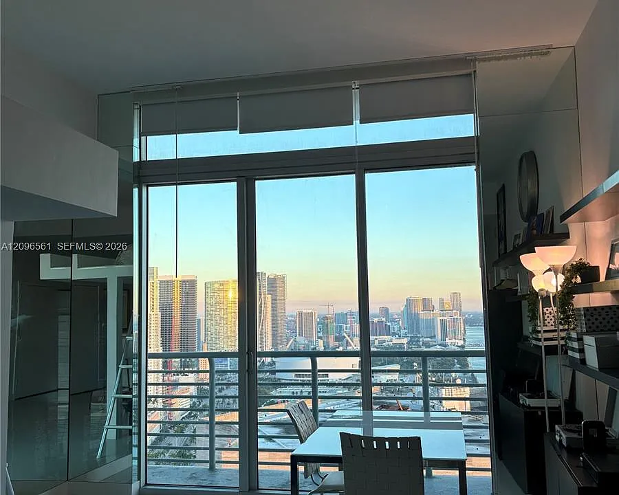 335 S Biscayne Blvd #LPH-06