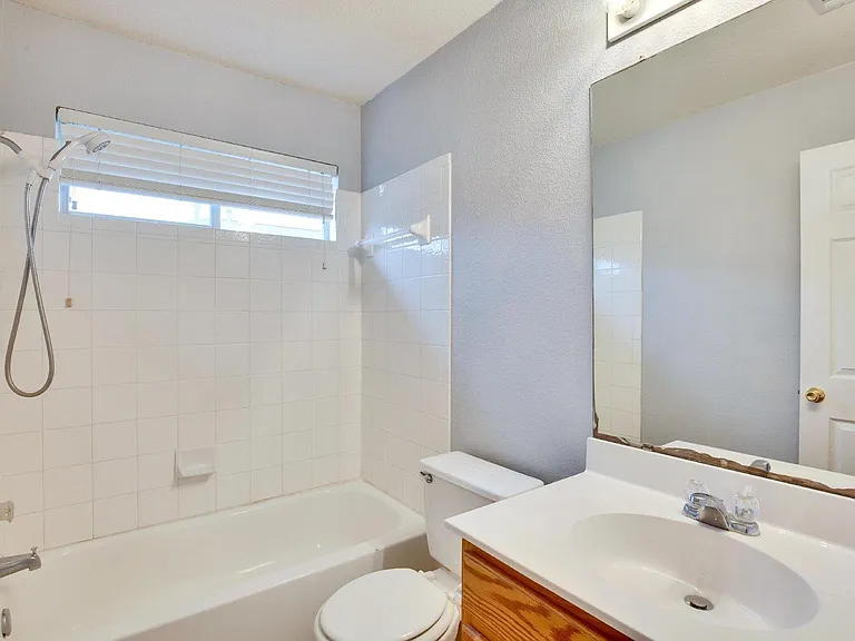 1002 Remington Dr — Photo 16