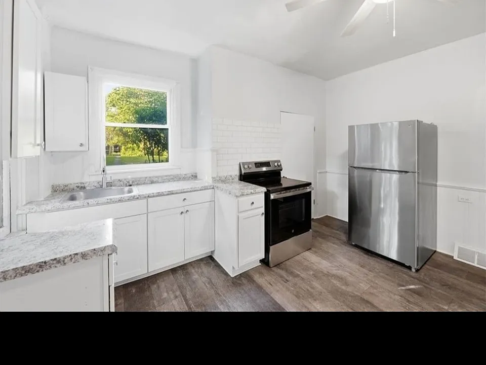 1229 Success St #1