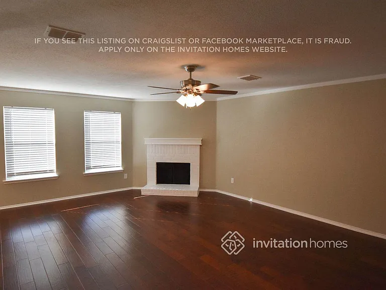 1676 Wildrose Dr — Photo 3