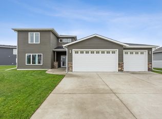 1029 44th Ave S, Moorhead, MN 56560