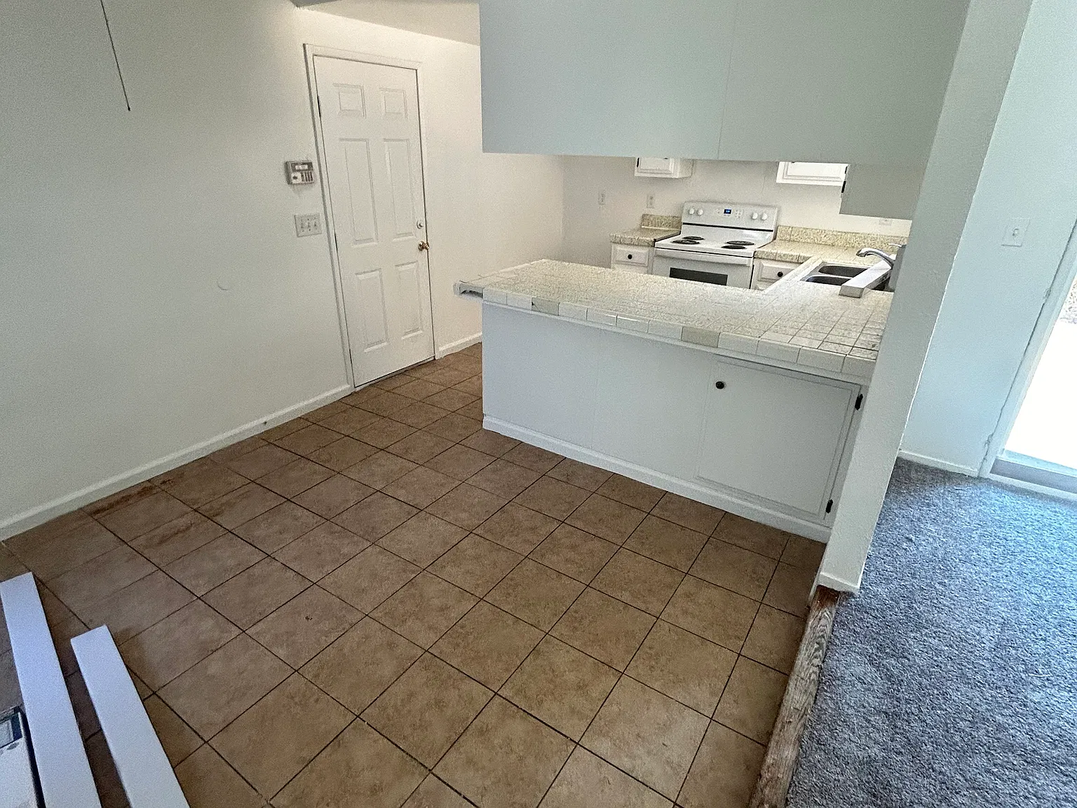 3 bed, 1450 sqft, $2,700 — Photo 2