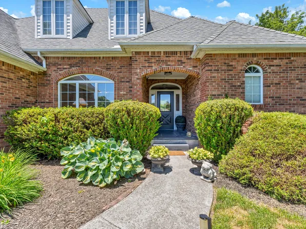 172 Old White Dr, Lewisburg, WV 24901