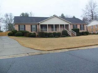 2515 Kingsglen Ct, Dunwoody, GA 30360