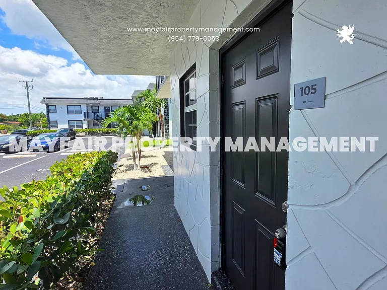 5621 SW 36th Ct #203 — Photo 10