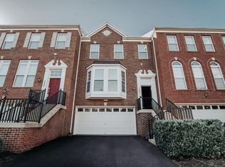 18261 Camdenhurst Dr, Gainesville, VA 20155