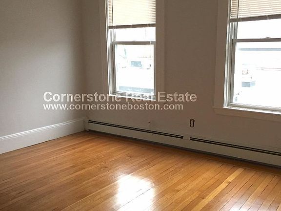 1293 Cambridge St. #2R Cambridge (Inman Square) Shared Uni