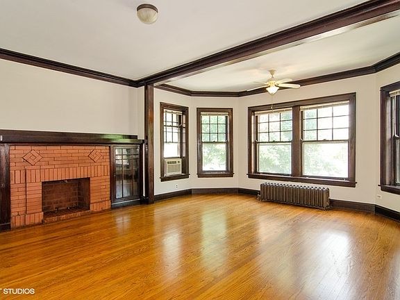 3rd image of 1459 W Farragut Ave #1E