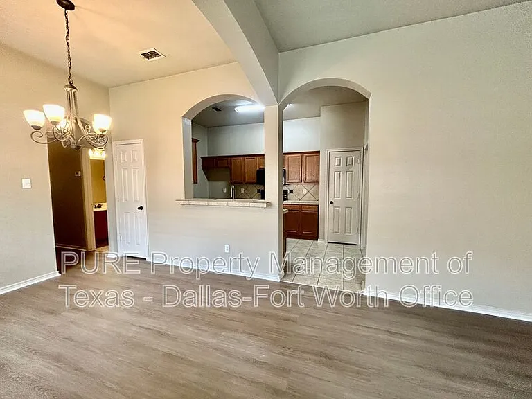 1421 Piedmont Dr — Photo 10