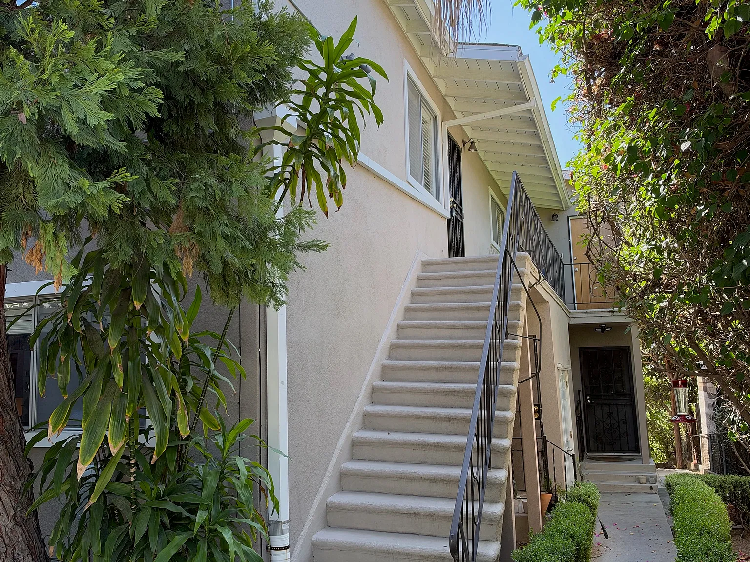 2 bed, 900 sqft, $2,900 — Photo 2
