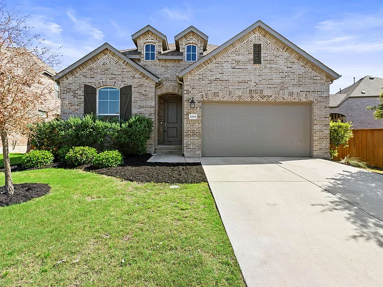 1204 Texas Ash Ln — Photo 2