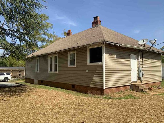 3rd image of 122 Allen Ave