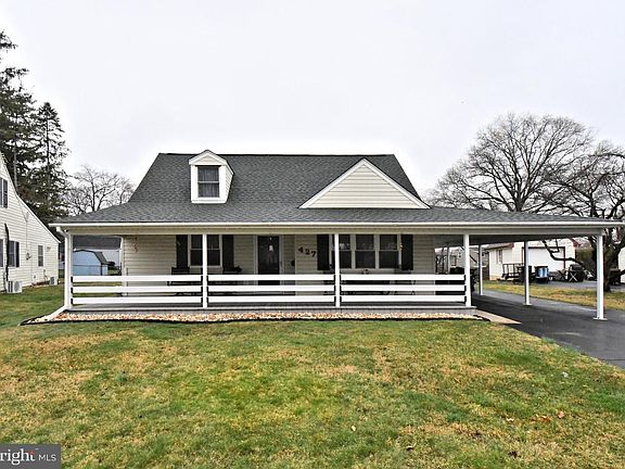 3rd image of 427 Tanner Rd