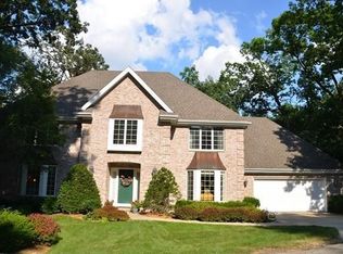 11 White Oaks Ln, Madison, WI 53711