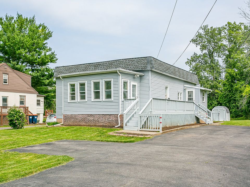 1st image of 828 Hard Rd