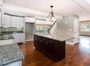 7 Rowe St, Putnam, CT 06260