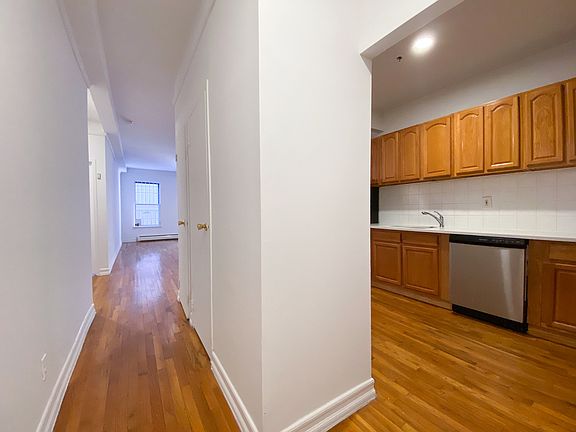 4th image of 246 Manhattan Ave APT 6a