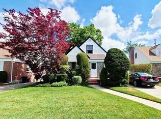 74 Aster Dr, New Hyde Park, NY 11040