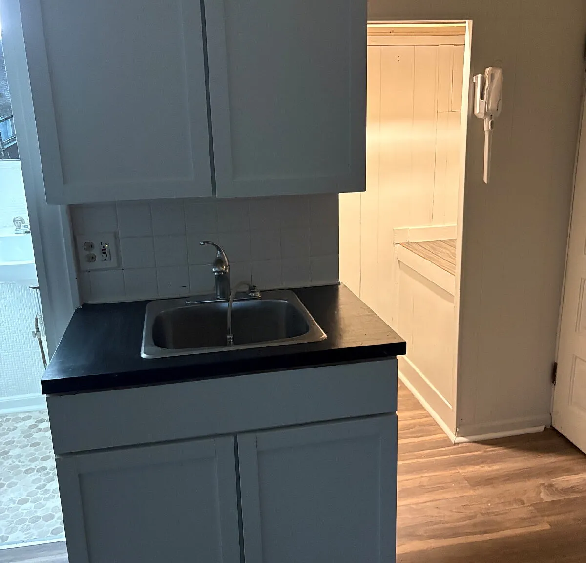 1 bed, 1.0 bath, 650 sqft, $1,150 — Photo 2