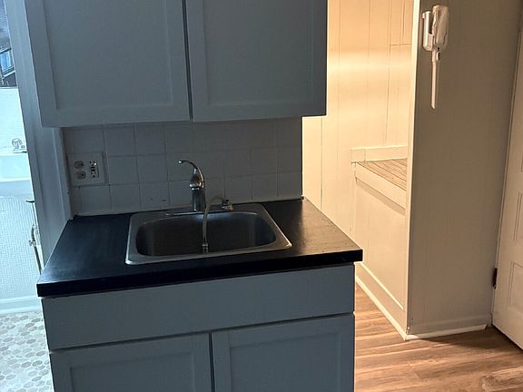 2nd image of 1177 Chapin Ave