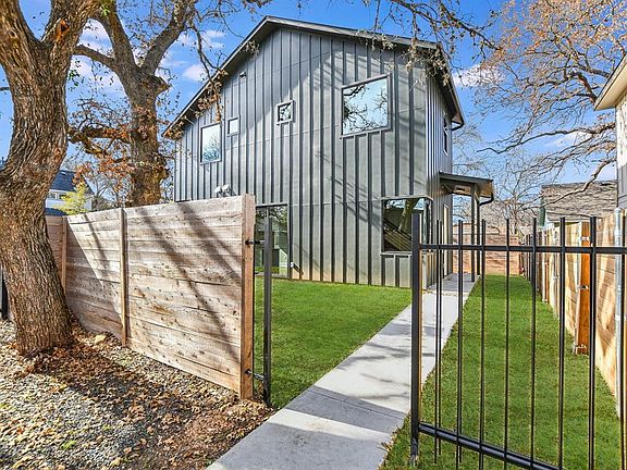 3rd image of 706 Valdez St #2