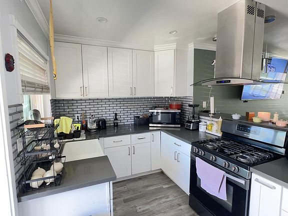 2nd image of 419 W Kamala St