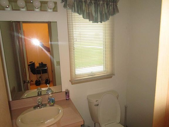 4th image of 4860 Valley Dr