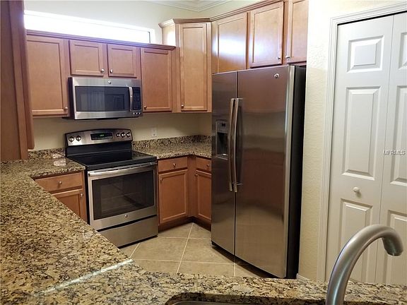 5th image of 12540 Garibaldi Ln