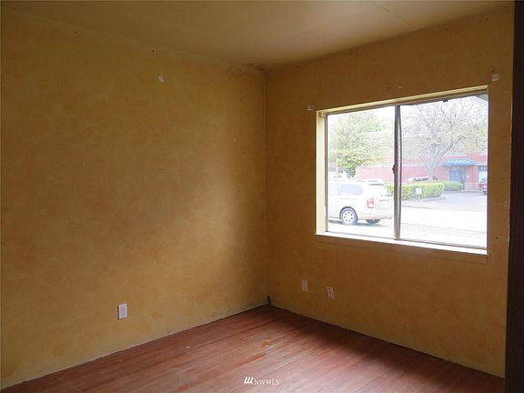 5th image of 225 S 6th St