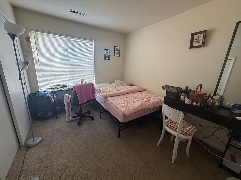 866 Claytor Sq — Photo 7
