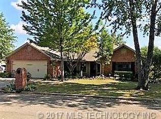 1204 Baker Ave, Tahlequah, OK 74464