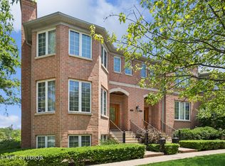 1729 Dewes St, Glenview, IL 60025