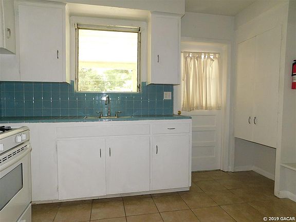 4th image of 508 NE 6th St
