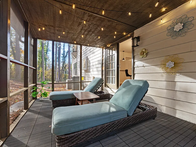 82 Vanessa Dr SE — Photo 25