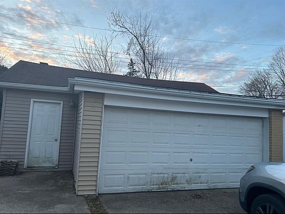 2nd image of 21795 Waldron St