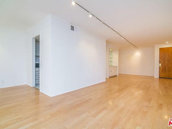 4th image of 1161 Amherst Ave APT 202