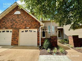 16268 Lea Oak Ct, Chesterfield, MO 63017
