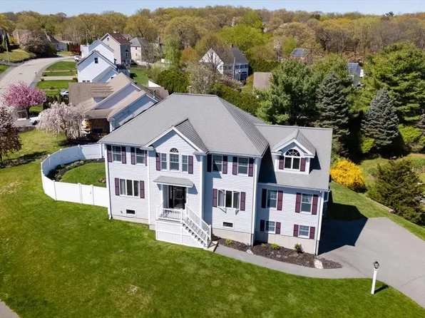 13 Lafayette Pl, Woburn, MA 01801