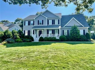 147 Brigade Dr N, Saunderstown, RI 02874