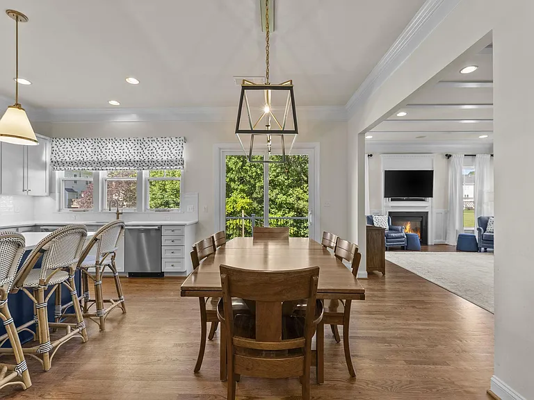 4039 Cray Dr — Photo 23