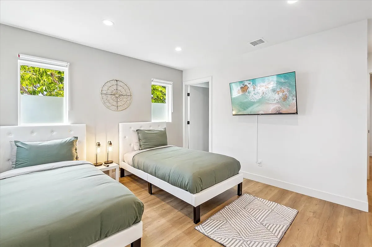 4 bed, 1500 sqft, $6,500 — Photo 3