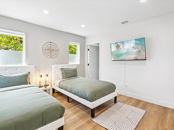 3rd image of 5429 Barton Ave #1/2
