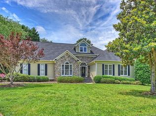 18905 Elm Row Ct, Davidson, NC 28036